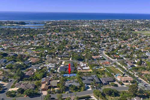 4135 Skyline Rd, Carlsbad, CA, 92008-3641 | Card Image