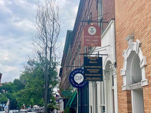 5 Central St, Woodstock, VT, 05091-1069 | Card Image