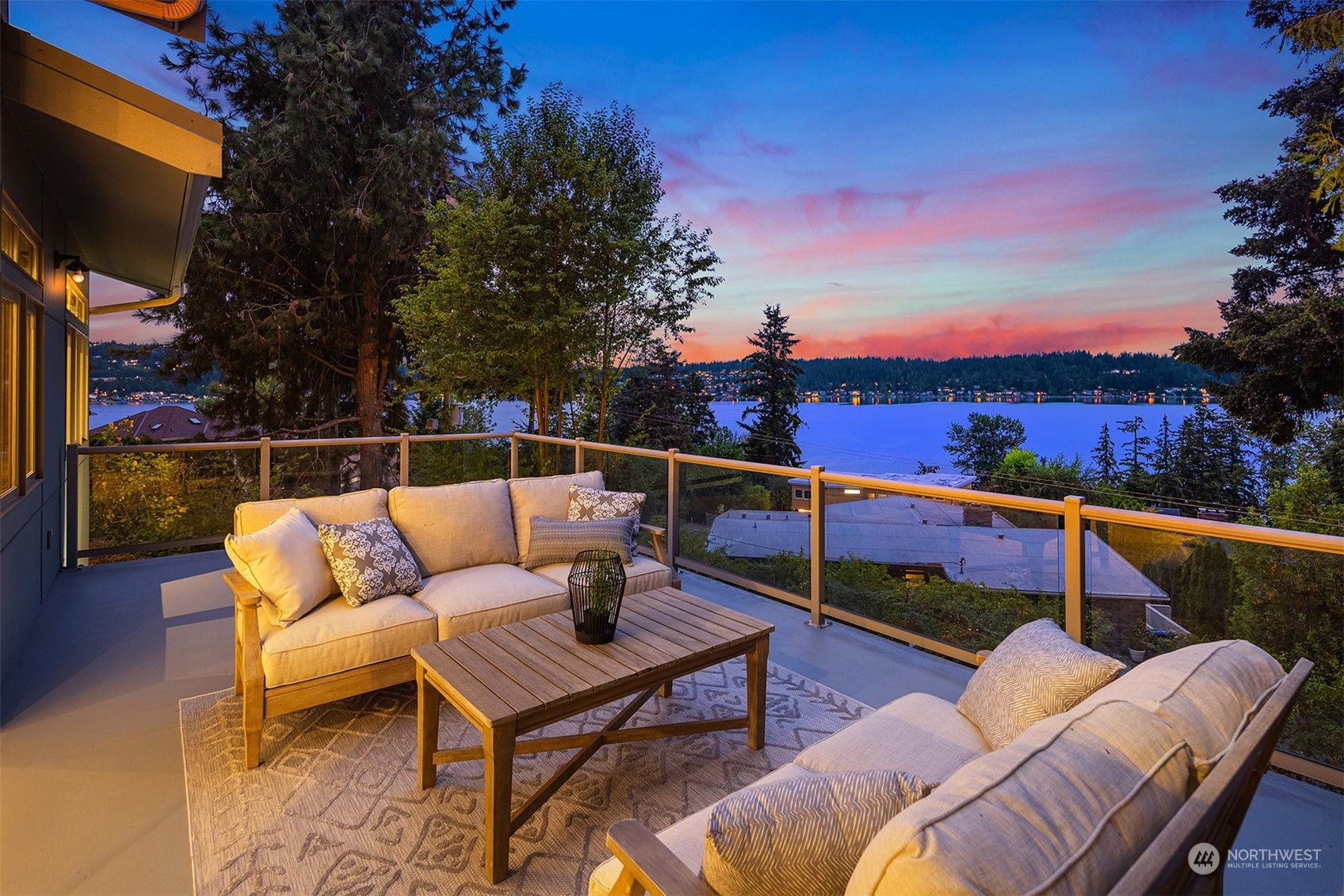 Lake Sammamish Pkwy, Sammamish, WA 98075