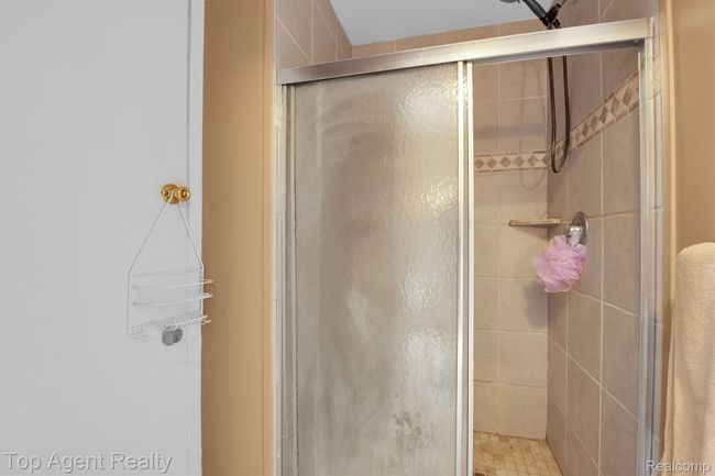 136 Alice Ave, House other with 4 bedrooms, 2 bathrooms and null parking in Bloomfield Township MI | Image 21