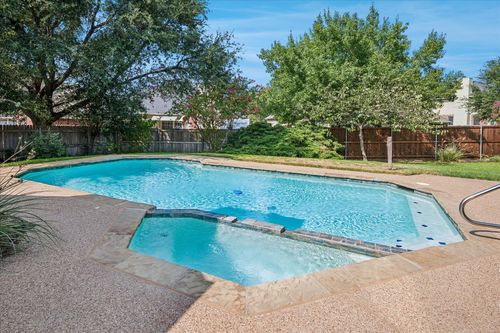 8136 Mount Shasta Cir, Fort Worth, TX, 76137-5310 | Card Image