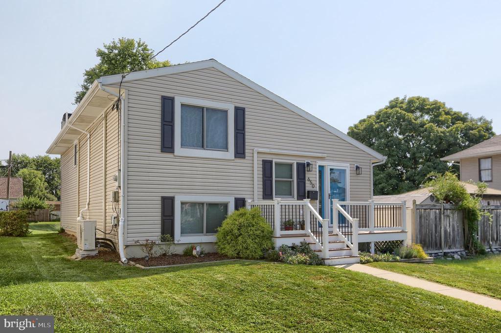 Chestnut St, Palmyra, PA 17078