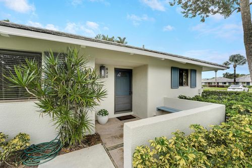 828 Club Dr, Palm Beach Gardens, FL, 33418-7057 | Card Image