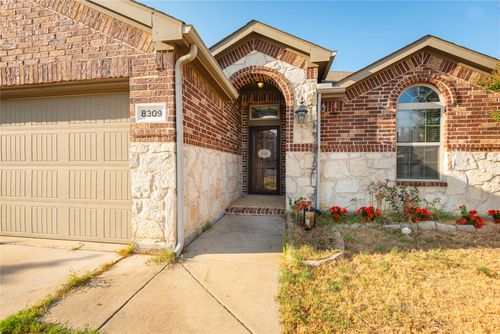8309 Black Hills Trl, Aubrey, TX, 76227-1426 | Card Image