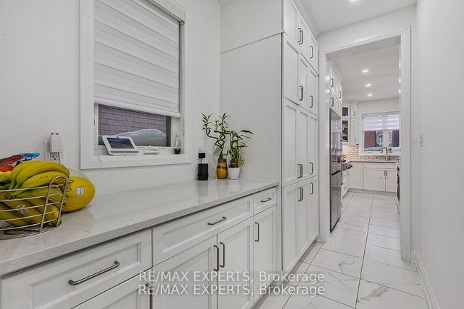 1411 Lobelia Cres, House other with 5 bedrooms, 4 bathrooms and 2 parking in Milton ON | Image 12