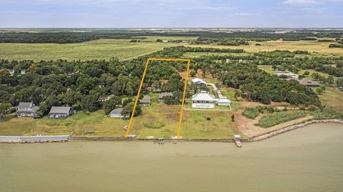 7414 Ocean Dr, Beach City, TX, 77523-9172 | Card Image