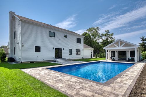 435 Maple Ln, Greenport, NY, 11944 | Card Image