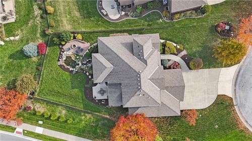 18932 W 100th St, Lenexa, KS, 66220-8314 | Card Image