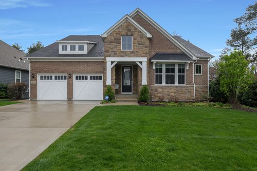 11 Somerset Cir, Wheaton, IL, 60189-5807 | Card Image