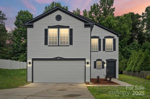 3124 Pikes Peak Dr, Gastonia, NC, 28052-5442 | Card Image