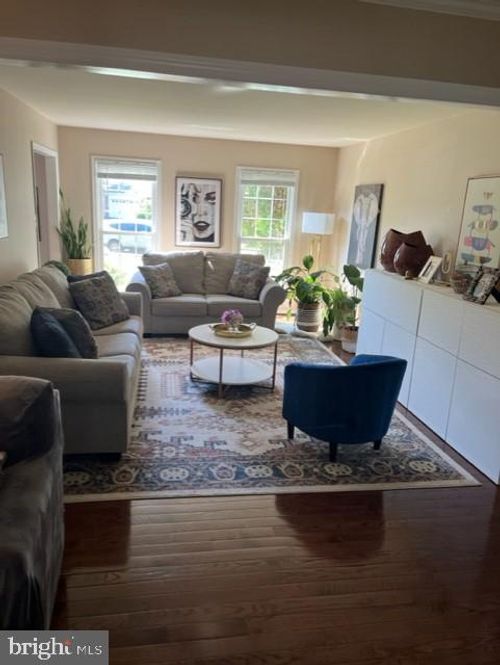 1727 Pebble Beach Dr, VIENNA, VA, 22182-2336 | Card Image