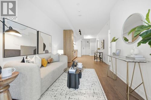 639-91 Montclair Ave, Toronto, ON, M5P1P5 | Card Image