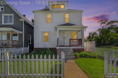 300 E Euclid St, Detroit, MI, 48202-2211 | Card Image