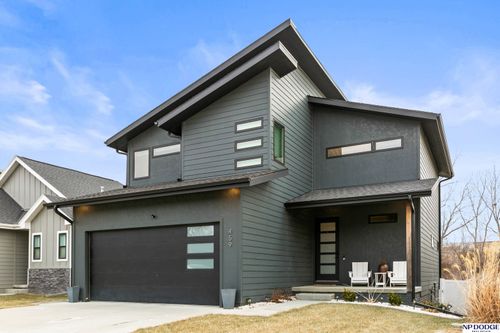 459 N Allen St, Bennington, NE, 68007-5051 | Card Image