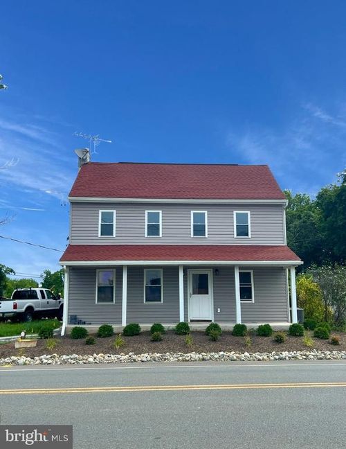 1627 Swamp Pike, GILBERTSVILLE, PA, 19525-9410 | Card Image