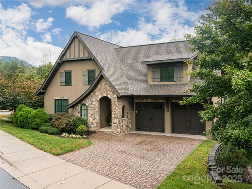 87 Chantilly Dr, Asheville, NC, 28804-0018 | Card Image