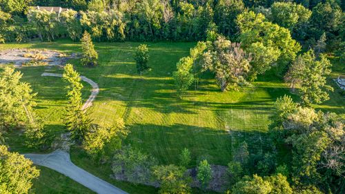 3 N Range Line Rd, Mequon, WI, 53092 | Card Image