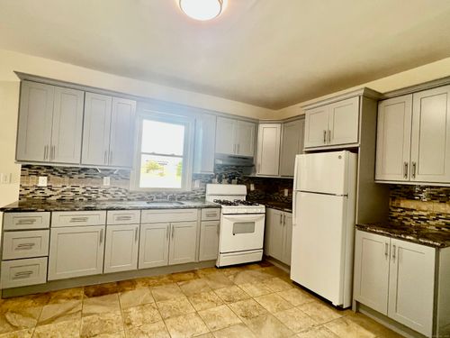 1691 North Ave, Bridgeport, CT, 06604-2694 | Card Image