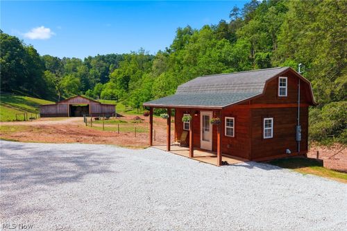 2068 Racy Rd, Petroleum, WV, 26161-6533 | Card Image