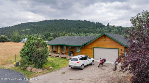 619 Snake River Dr, Alpine, WY, 83128 | Card Image