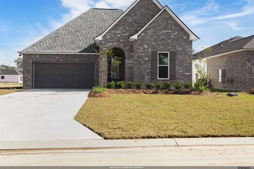 10688 Deric Ave, Denham Springs, LA, 70726-6380 | Card Image