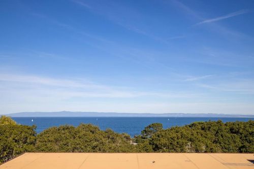 311 Lighthouse Ave, Pacific Grove, CA, 93950-2918 | Card Image