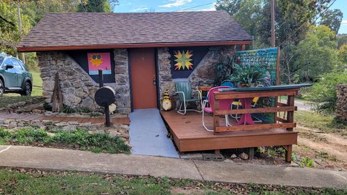 5 Kiwanie Ln, Hardy, AR, 72542-9236 | Card Image