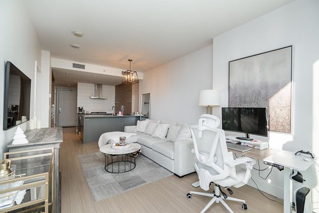 1007 - 7358 Edmonds St, Condo with 1 bedrooms, 1 bathrooms and 1 parking in Burnaby BC | Image 12