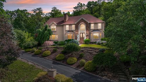 16 Shadow Ridge Run, Wayne, NJ, 07470-4967 | Card Image