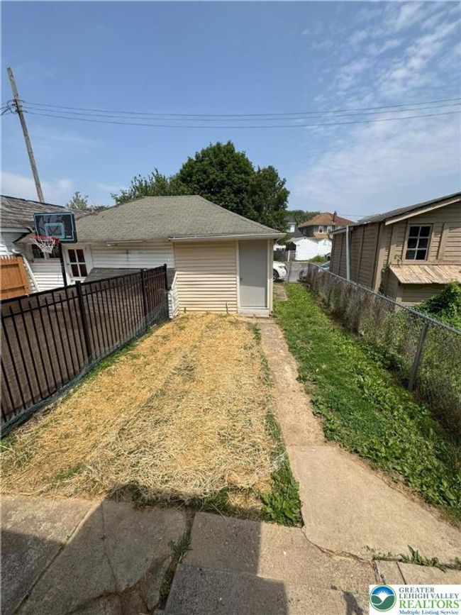 yard | Image 13