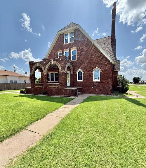 722 E Main St, Sentinel, OK, 73664 | Card Image