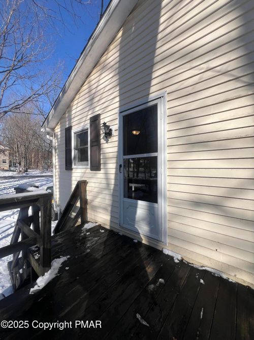 28 Mountain Dr, Mount Pocono, PA, 18344-1708 | Card Image