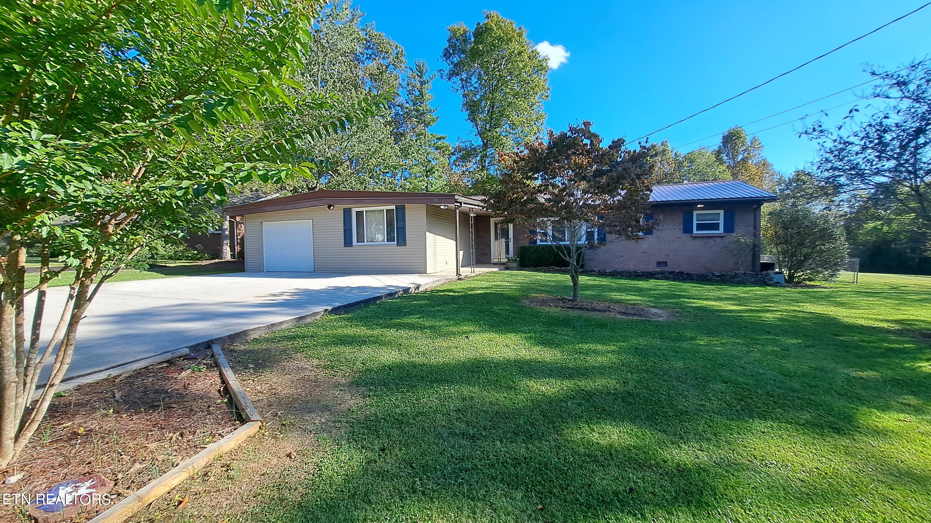 Frankie Ln, Crossville, TN 38555