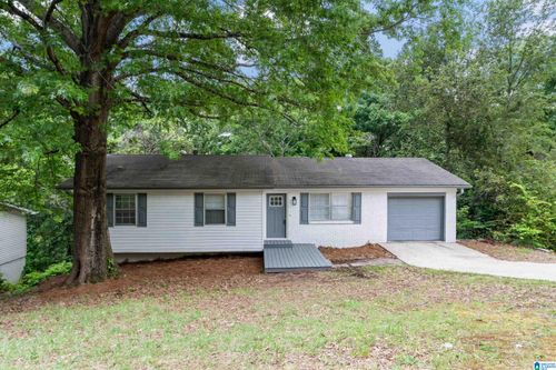 2716 7th Pl Ne, CENTER POINT, AL, 35215-2716 | Card Image