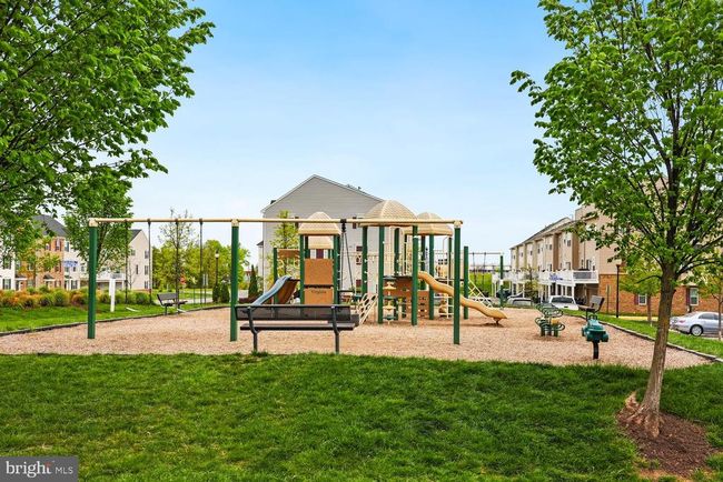 24606 Johnson Oak Ter, Townhouse with 2 bedrooms, 3 bathrooms and null parking in DULLES VA | Image 24