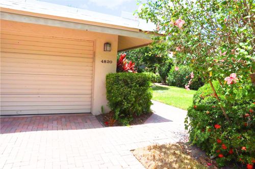 18-4820 Kestral Park Cir, SARASOTA, FL, 34231-3369 | Card Image