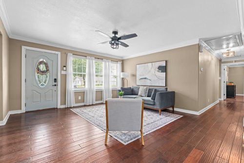 147 Meadowbrook St, Robinson, TX, 76706-4633 | Card Image