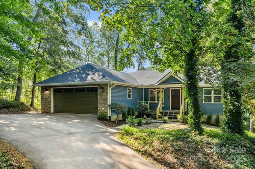 5 Stonewood Dr, Weaverville, NC, 28787-6605 | Card Image