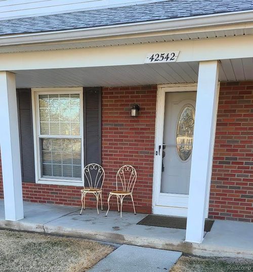 26-42542 Saratoga Rd, Canton, MI, 48187-3011 | Card Image