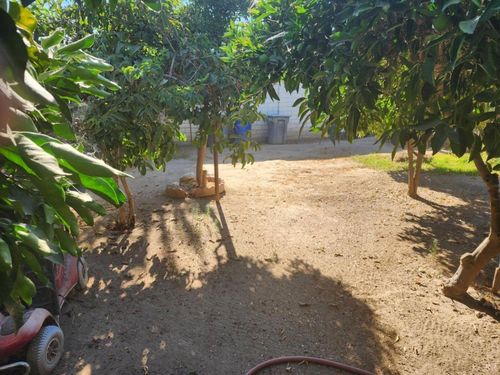 725 18th Pl, Delano, CA, 93215-1006 | Card Image