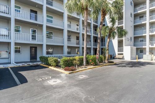 o108-3050 Lake Bayshore Dr, BRADENTON, FL, 34205-5594 | Card Image