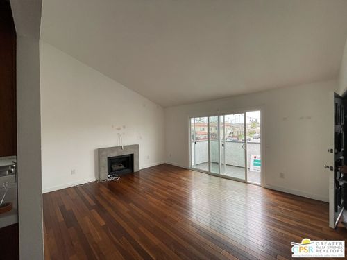 apt-4-8081 Constantine Dr, Huntington Beach, CA, 92646-1727 | Card Image