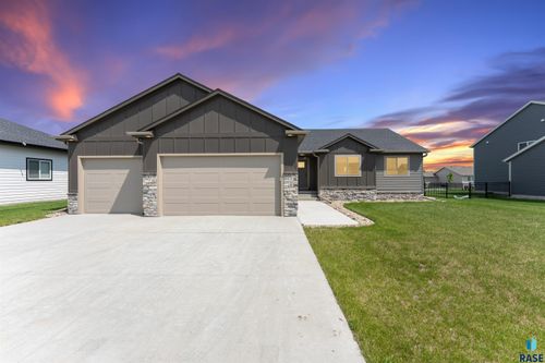 708 Highland St, Harrisburg, SD, 57032-2573 | Card Image