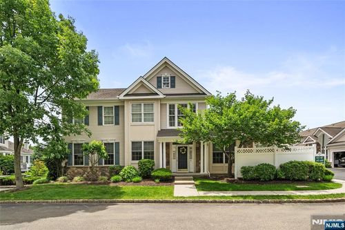 49 Quarry Dr, Woodland Park, NJ, 07424-4292 | Card Image