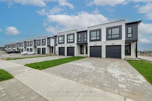 1867 Dalmagarry Rd, London, ON, N6G | Card Image