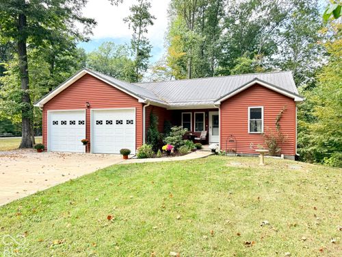 2902 W Stratford Cir, Crawfordsville, IN, 47933-8637 | Card Image