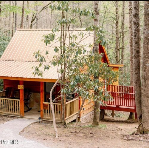 154 Highway 143, Roan Mountain, TN, 37687-3002 | Card Image