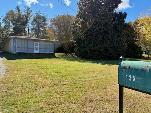 125 Forest Park Ln, Thomasville, NC, 27360-7144 | Card Image