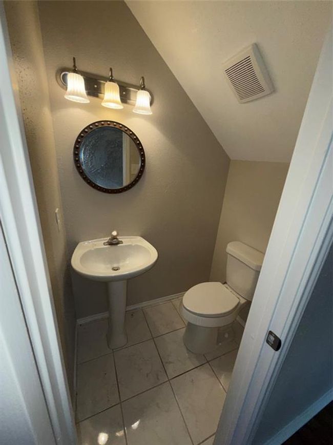 hall bath downstairs | Image 11