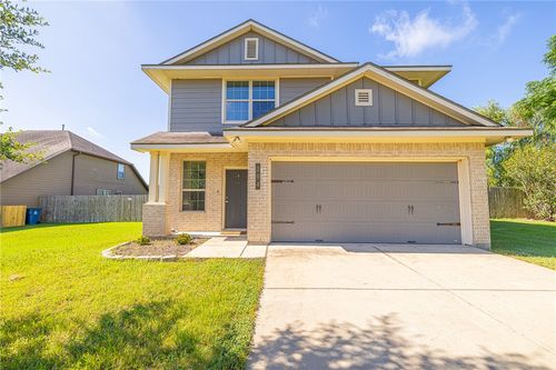 204 Pebble Ct, Navasota, TX, 77868-3698 | Card Image